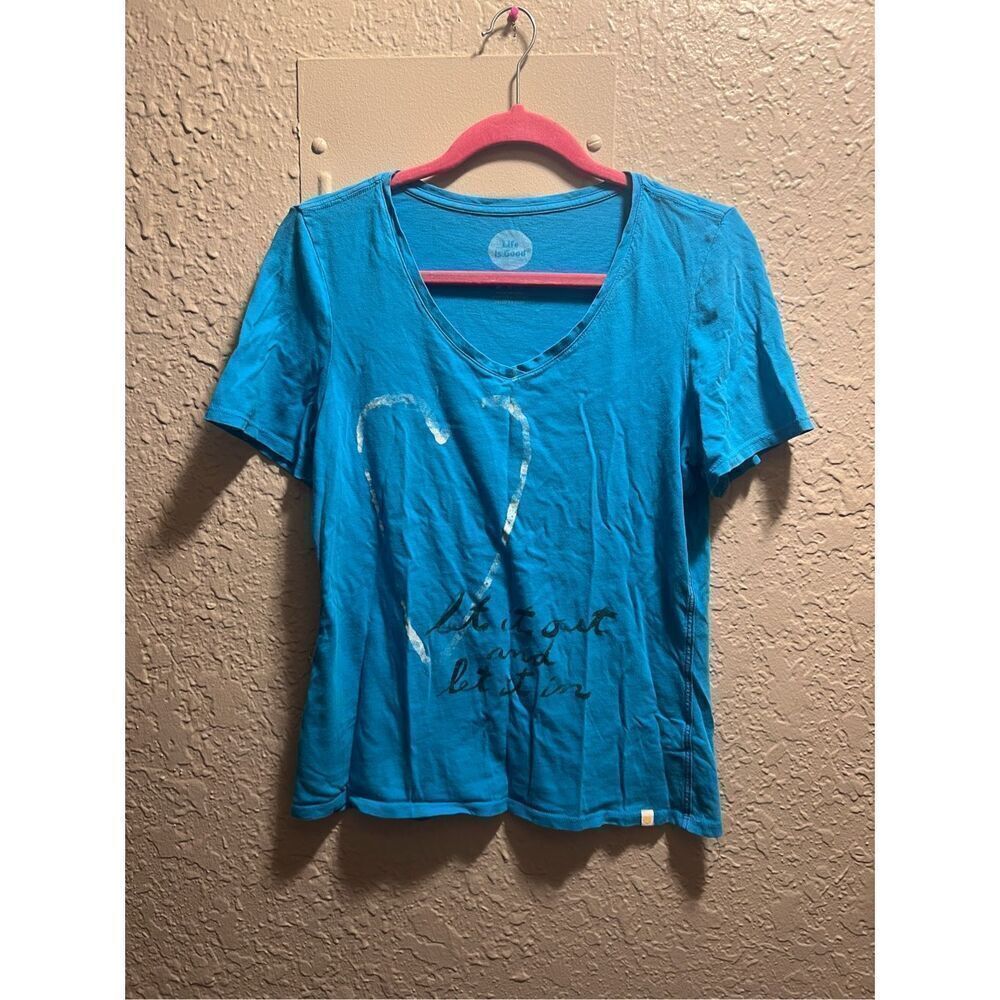 Life Is Good Blue T-Shirt Woman’s Size Medium-Flaw Small Hole On Back